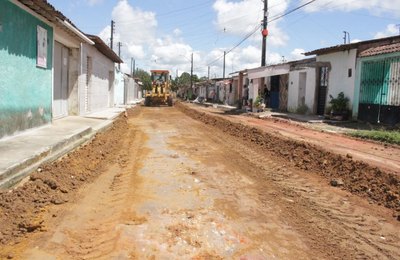 Obras de pavimentação beneficiam 600 moradores do Conjunto Frei Damião