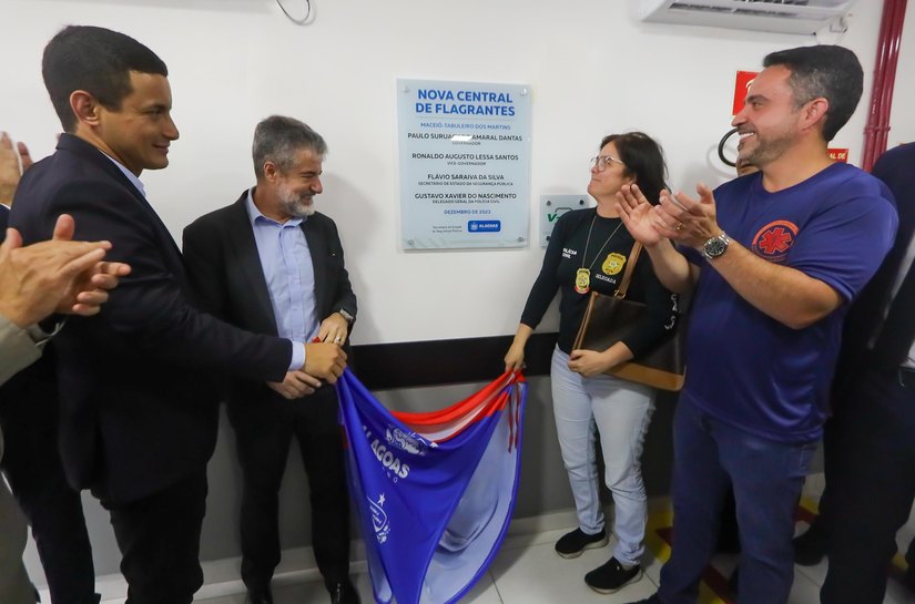 Paulo Dantas e Flávio Saraiva inauguram nova sede da Central de Flagrantes em Maceió