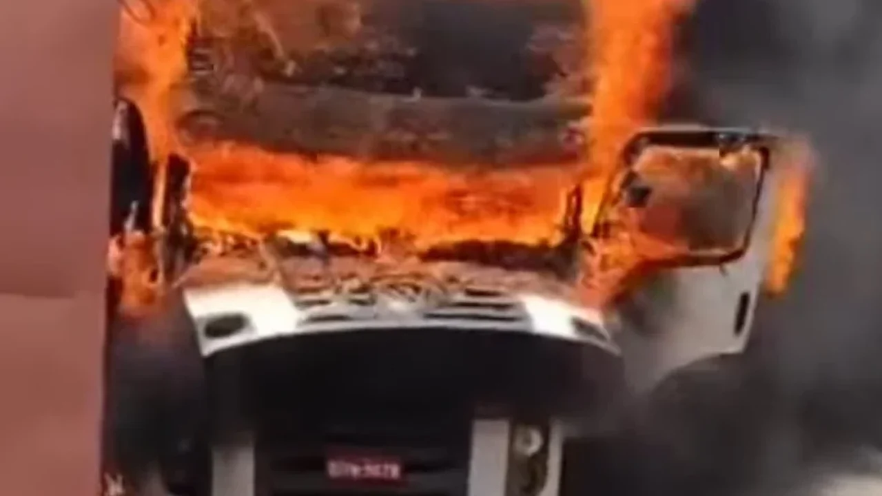Susto na oficina: carreta pega fogo e fica destruída durante serviço de solda em São Luís do Quitunde