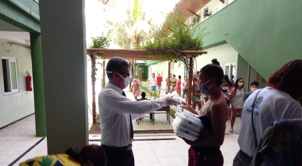 doação de mascaras igreja