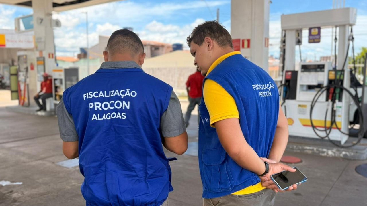 Procon Alagoas fiscaliza postos para apurar aumento no preço da gasolina