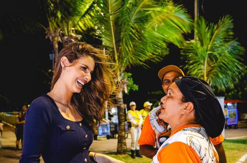 Primeira-dama realiza visita aos ambulantes durante os preparativos do Natal de Todos Nós