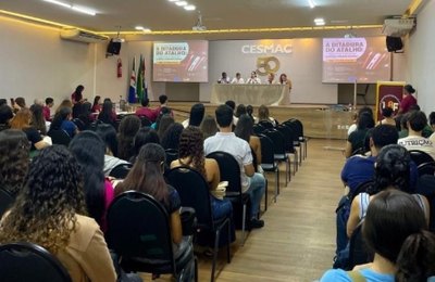 Cesmac promove debate interdisciplinar sobre uso de canetas emagrecedoras e reforça formação crítica dos estudantes
