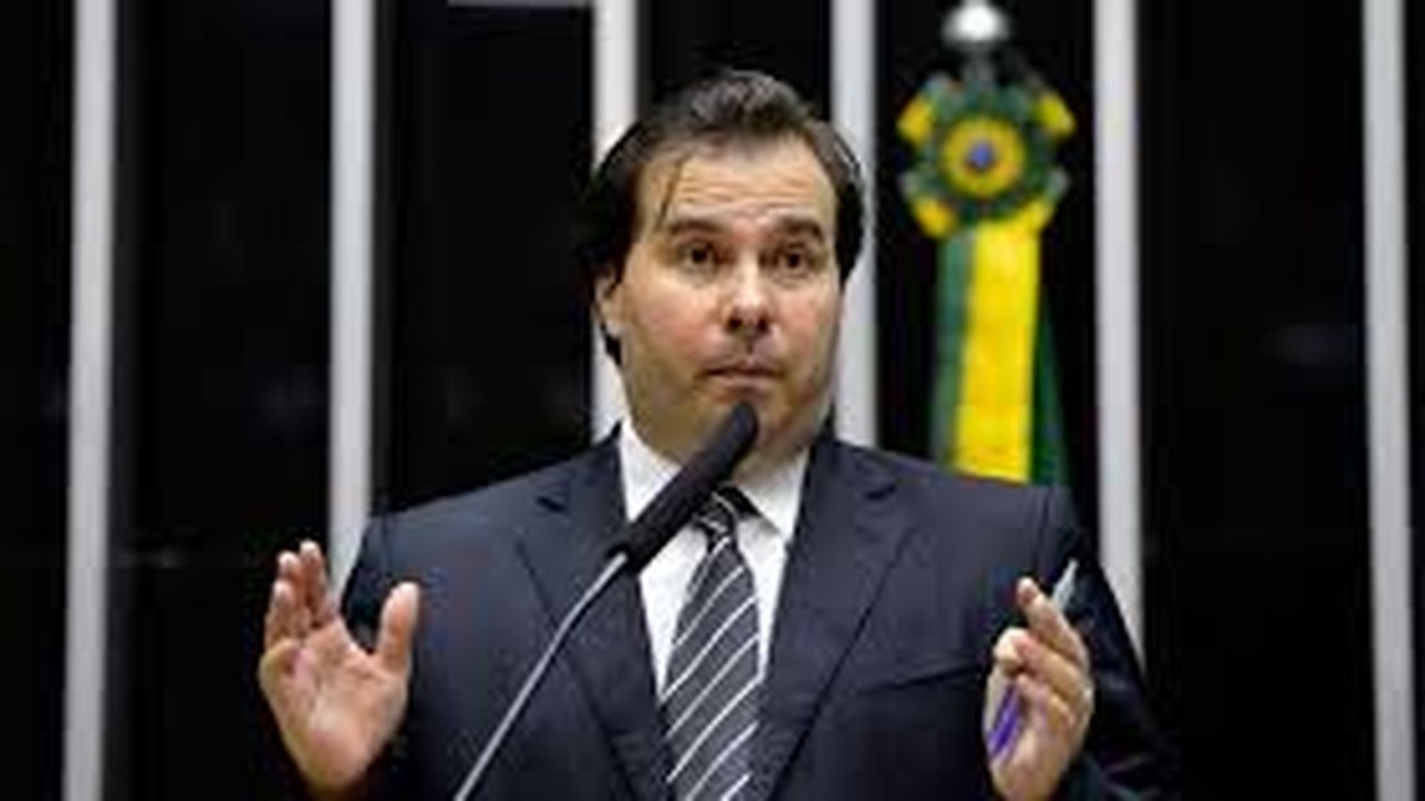 Maia diz que nunca vai falar bem de Weintraub, mesmo apanhando de ‘bolsominions’