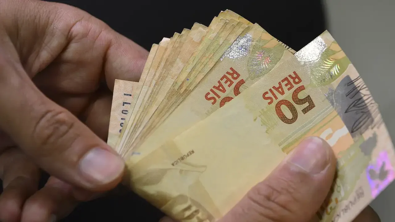Governo prevê arrecadar R$ 41,9 bilhões com Imposto Seletivo em 2027