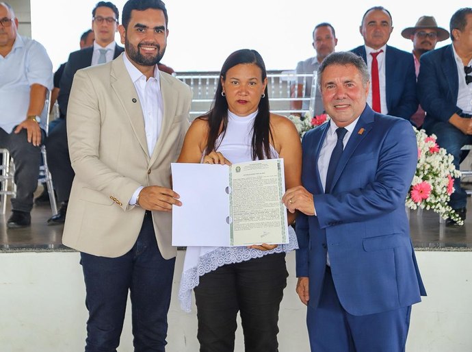 TJAL entrega títulos de propriedade a 95 famílias em Piranhas