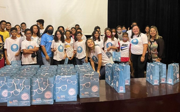 Prefeitura de Penedo e IGPS entregam mais 100 óculos para estudantes e população de baixa renda