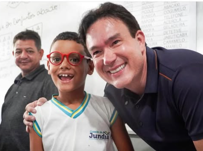 Prefeito Jorge Galvão comemora superação de meta e avanço na alfabetização infantil de Jundiá