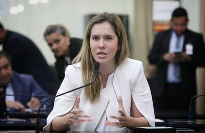 Após caso do cão Orelha, deputada Cibele Moura questiona legislação sobre crimes cometidos por adolescentes