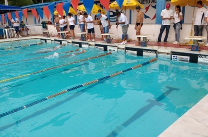 Centro Educacional de Pesquisa Aplicada domina as provas de natação