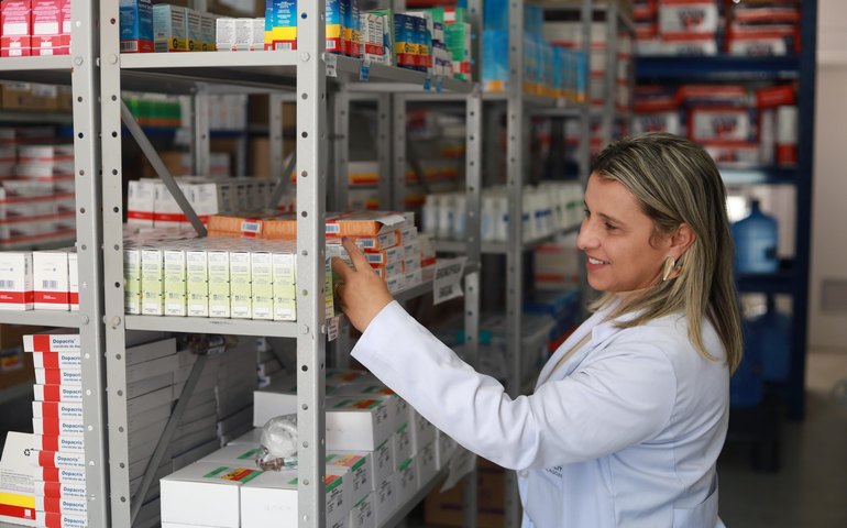 Hospital Metropolitano de Alagoas oferece assistência farmacêutica individualizada aos pacientes internos