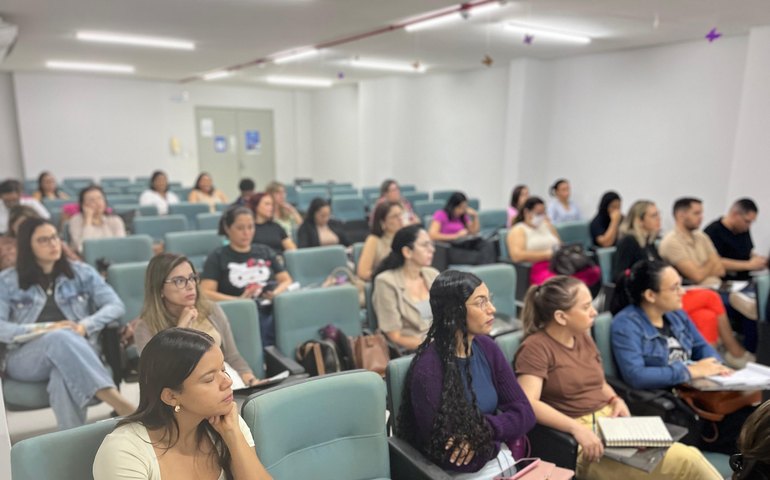 Saúde promove atualização em interpretação de exames laboratoriais para nutricionistas