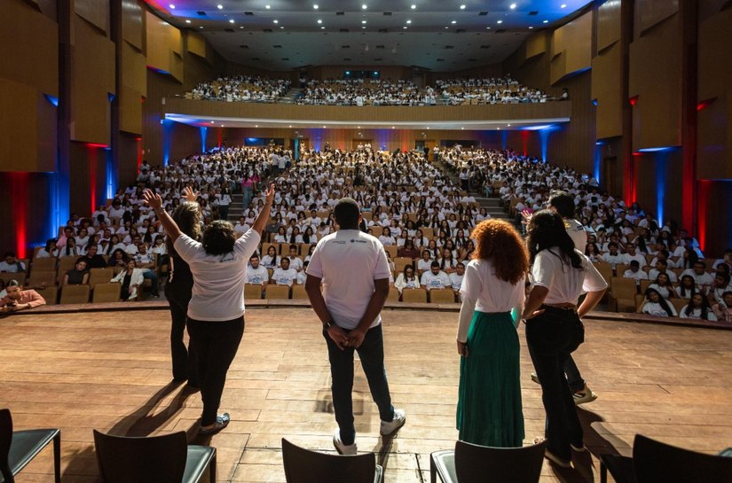 Governo de Alagoas recebe novos alunos do Ensino Médio da rede estadual