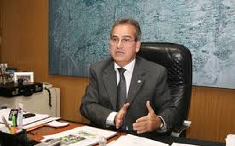 Tribunal de Contas desaprova contas de ex-prefeito de Delmiro Gouveia