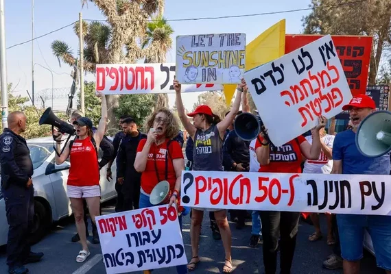 Netanyahu visita local de massacre do Hamas pela 1ª vez