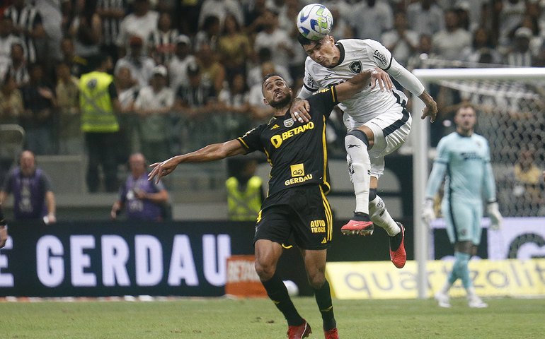 Botafogo perde a 2ª seguida, agora do Atlético-MG, e vê Palmeiras se aproximar no Brasileirão