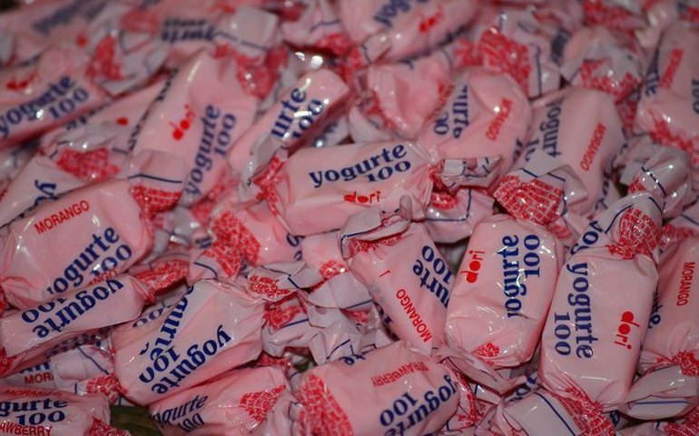 Os riscos da Salmonella, causa de suspensão de balas da marca Dori pela Anvisa; veja os lotes