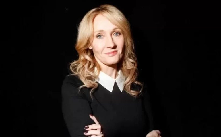 Autora de Harry Potter, j.k. Rowling é acusada mais uma vez de transfobia
