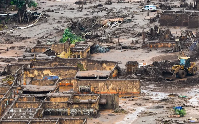 Desastre em Mariana: em meio a críticas e impasse no STF, Inglaterra inicia julgamento