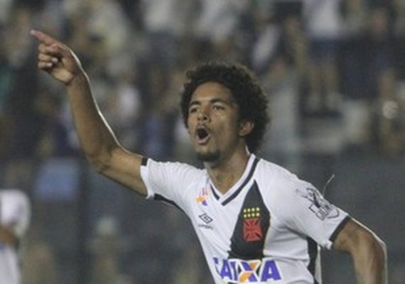 Douglas encanta Jorginho, ganha espaço e prepara adeus a comunidade