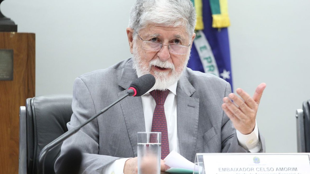 Celso Amorim defende que Brasil deve insistir em diálogo com Venezuela