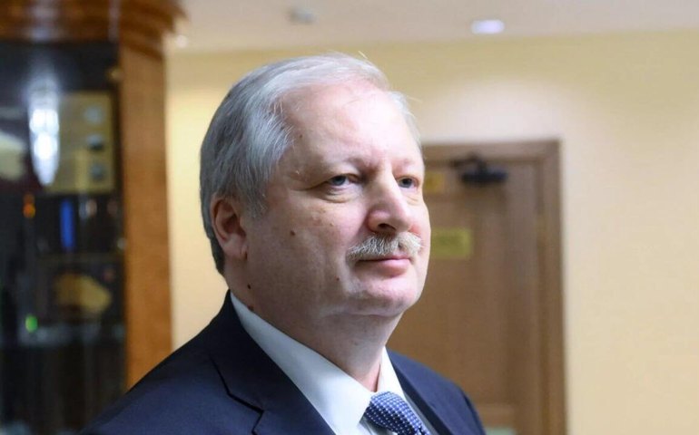 Darchiev entrega credenciais a Trump e fala em 'janela de oportunidade'