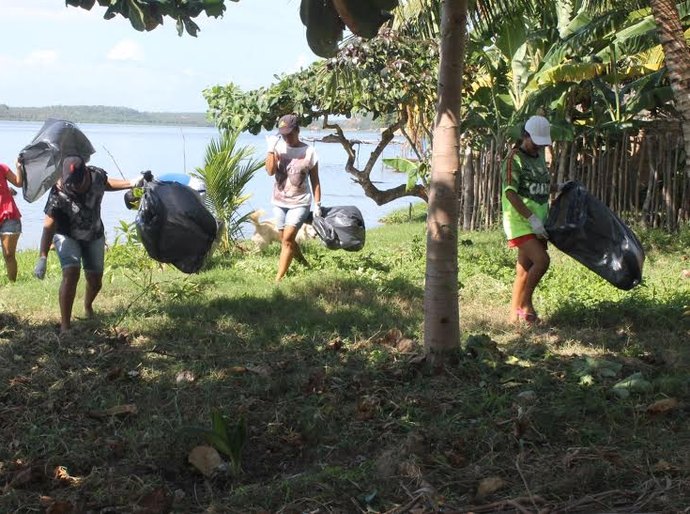 Jequiá da Praia encerra Semana do Meio Ambiente com mutirão de limpeza