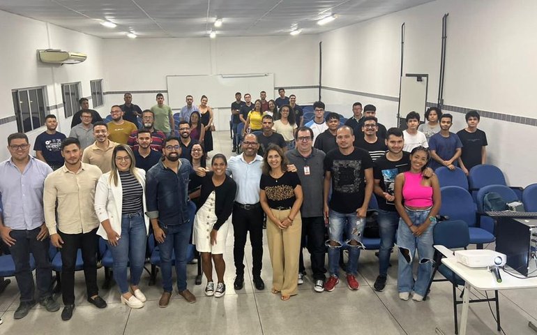 Seminfra apresenta a alunos de Engenharia tecnologias usadas em obras da Prefeitura