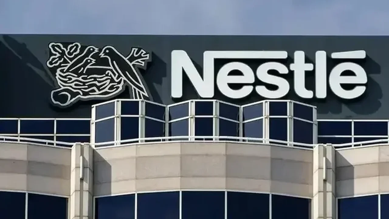 Nestlé vai remover corantes sintéticos de alimentos e bebidas nos EUA até meados de 2026
