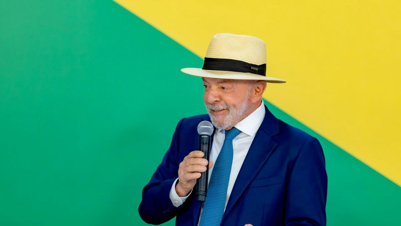 Pesquisa Quaest mostra Lula à frente de Flávio no 2º turno, apesar de empate técnico