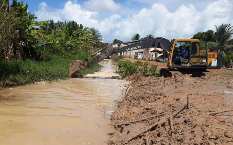 Desenvolvimento Sustentável realiza serviços de limpeza no Riacho do Silva, em Bebedouro