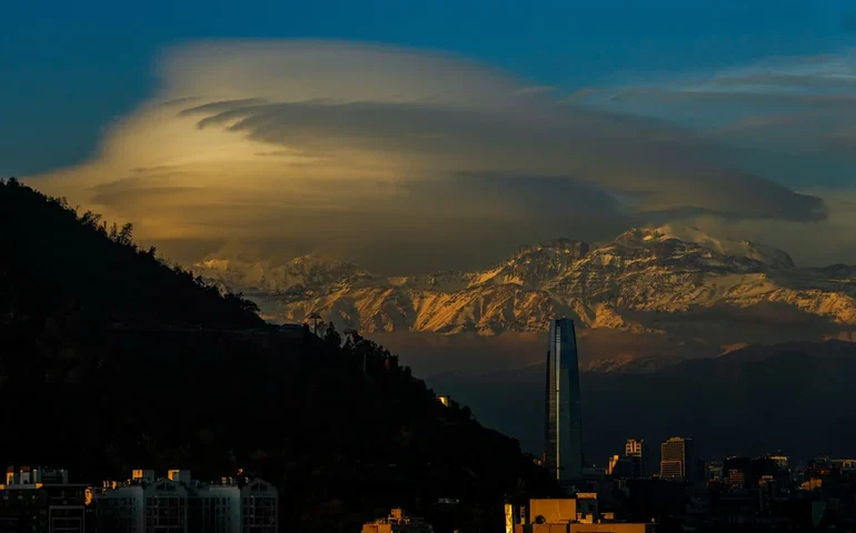 Um chatbot totalmente operado por humanos, e não por inteligência artificial? Esta comunidade chilena mostra por quê