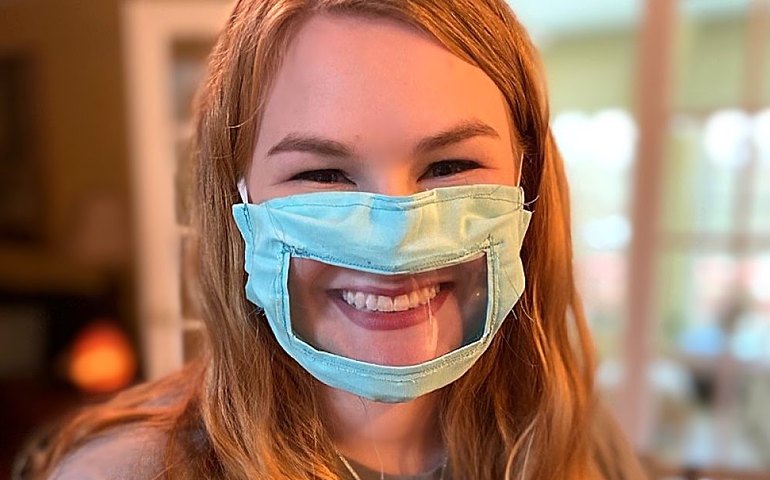 Mesmo atrás de máscaras, é importante lembrar de sorrir