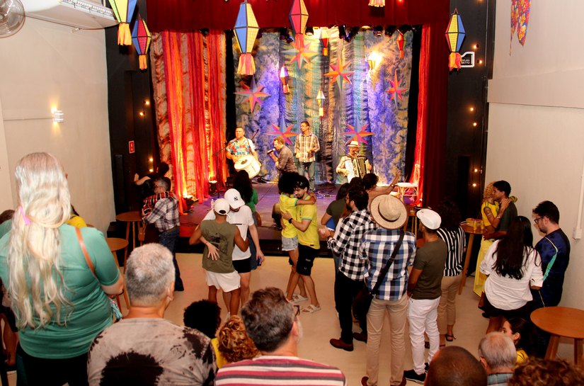 Domingo (14) é dia de forró e cultura popular na programação do São João Raiz