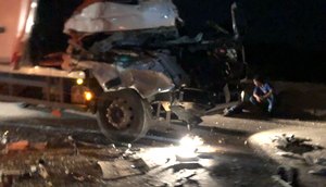 Acidente envolvendo dois caminhões deixa vítima gravemente ferida em Itaporanga D'Ajuda