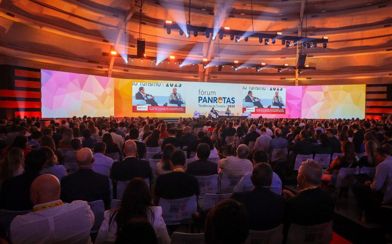 Setur leva Destino Alagoas ao Fórum Panrotas 2025