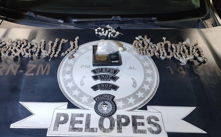 PM apreende drogas e prende quatro pessoas nos municípios de Arapiraca, Messias e Flexeiras