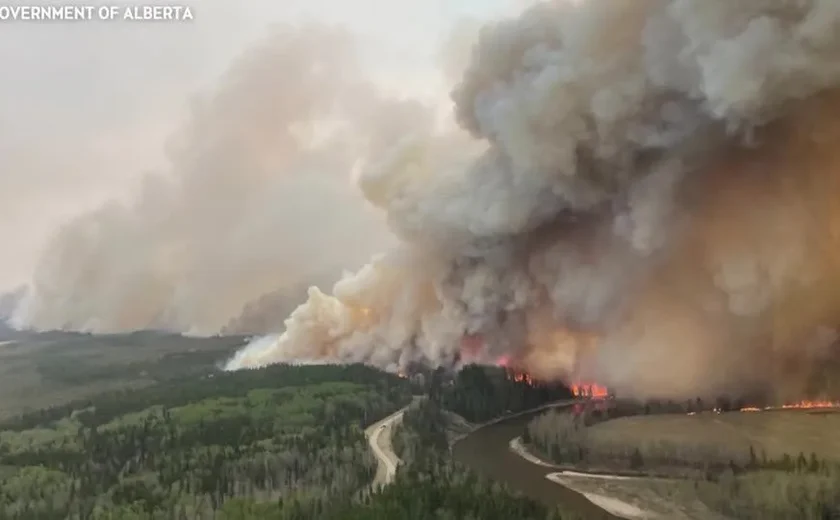 Incêndios podem ter destruído metade da cidade histórica de Jasper