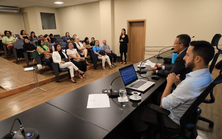 Ministério Público promove audiência entre pais de crianças com TEA e Unimed, na tentativa de garantir assistência adequada