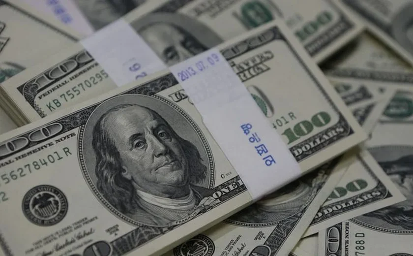 Dólar à vista abre em alta de 0,08%, a R$ 5,3235 e ganha fôlego com exterior