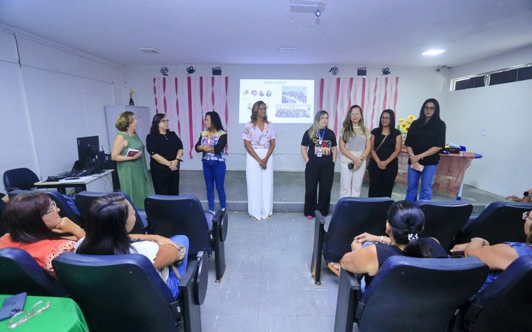 Cria e Seduc capacitam profissionais que irão atuar nas creches Cria do Benedito Bentes