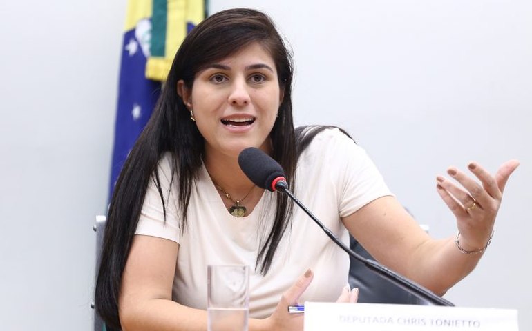 Comissão aprova proibição da venda de narguilé para menores de 18 anos