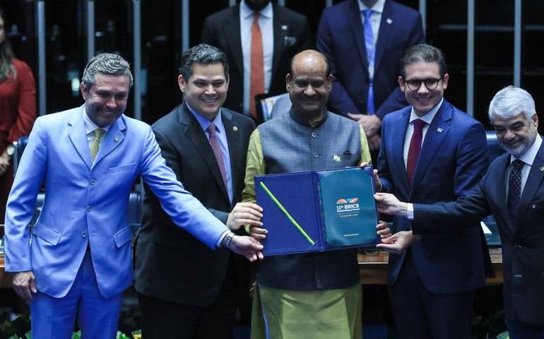 Parlamentos do Brics criticam ações protecionistas no comércio mundial