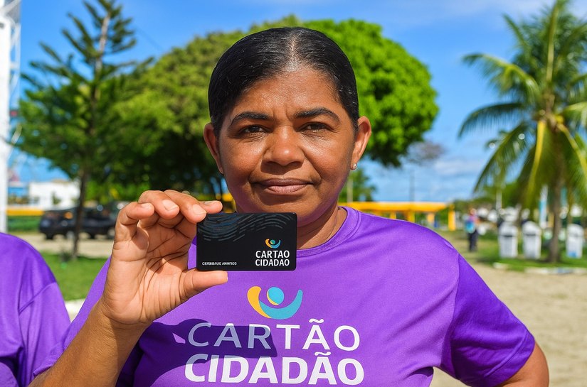 Programa Cartão Cidadão já beneficia mais de 1.800 famílias e 42 comércios em Coruripe