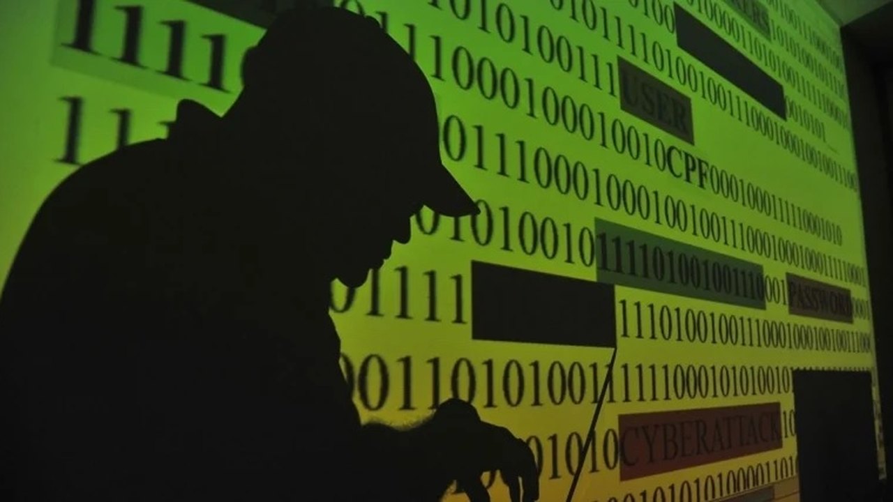 Hackers atacam sites petistas e pedem voto em Bolsonaro