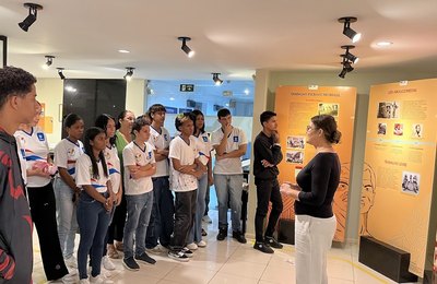 Estudantes da rede estadual visitam Memorial Pontes de Miranda em ação do PCJE