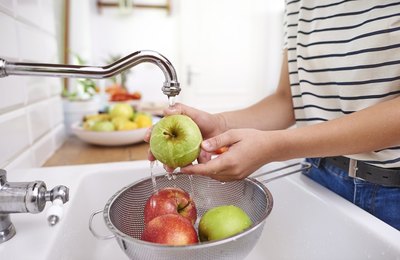 Especialista destaca hábitos para ajudar a prevenir contaminação alimentar