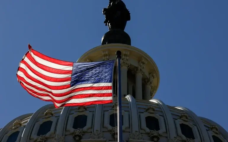 Signal: senadores republicanos pedem investigação sobre divulgação de informações confidenciais