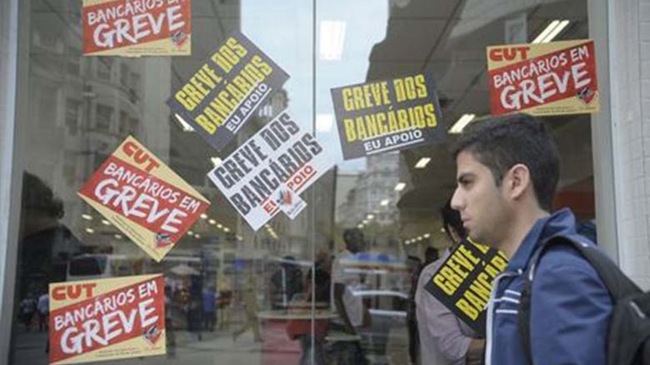 Bancários rejeitam proposta da Fenaban e decidem manter greve