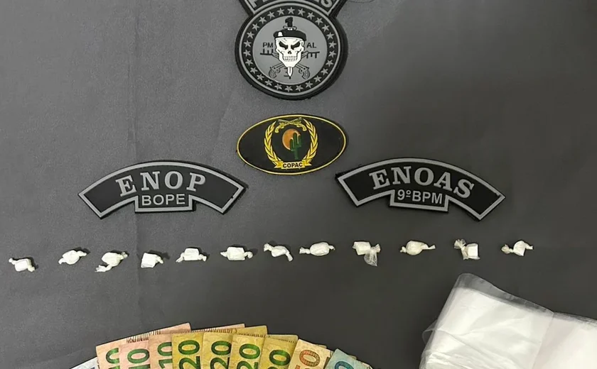 Mulher é presa por tráfico de drogas em Delmiro Gouveia; PM apreende cocaína e dinheiro